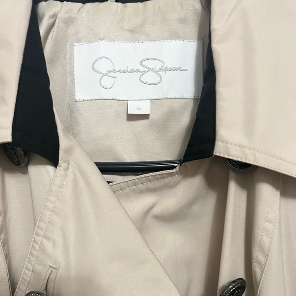 Trendy Jessica Simpson Trench Coat! Perfect for Spring! βοΈπ§₯π·πΌπΈ - Picture 2 of 5